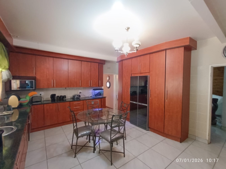 5 Bedroom Property for Sale in Wilkeville North West